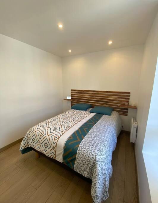 Appartement Avec Terrasse Quimper Esterno foto