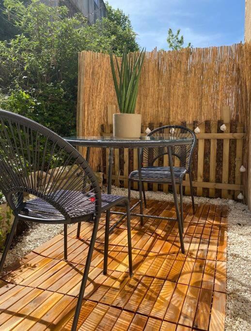 Appartement Avec Terrasse Quimper Esterno foto